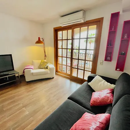 Lovely Ensuite Double In Shared In The Centre Of Santa Eularia - Close To The Beach, Shops, Bars And Restaurants Gasthuis Santa Eularia des Riu